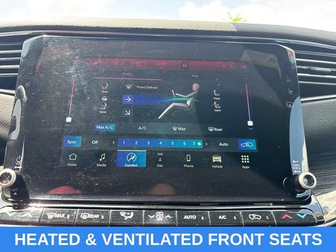 Used 2022 Jeep Wagoneer Series II AWD/4WD image 4