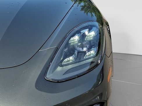 Used 2023 Porsche Panamera RWD image 11