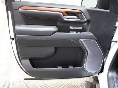 Used 2023 GMC Sierra 1500 Denali w/ Technology Package image 18