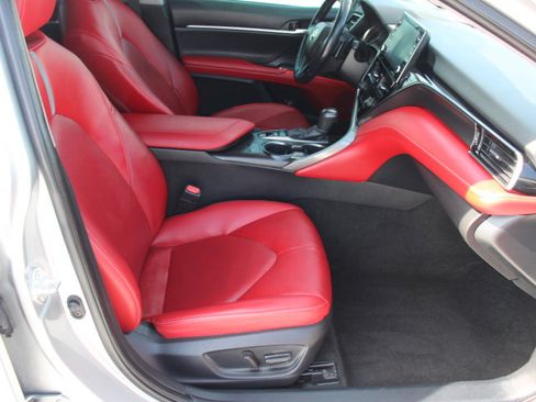 Used 2022 Toyota Camry XSE FWD image 19