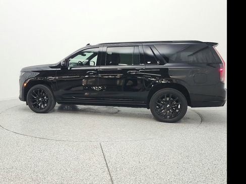 Used 2023 Cadillac Escalade ESV Sport Platinum w/ LPO, ONYX Package image 8