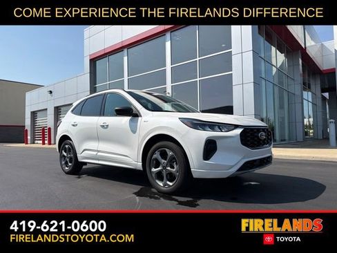 Used 2024 Ford Escape ST-Line w/ Tech Pack #1 AWD/4WD image 1