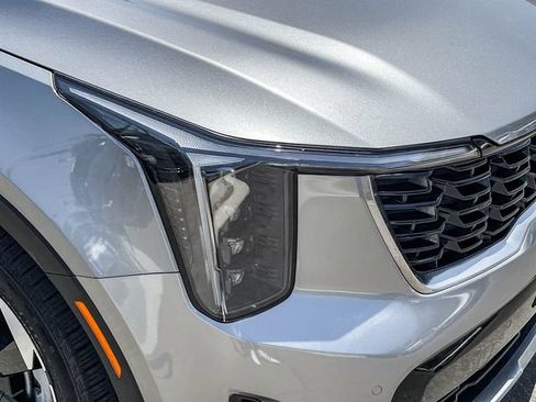 Certified 2025 Kia Sorento EX FWD image 11