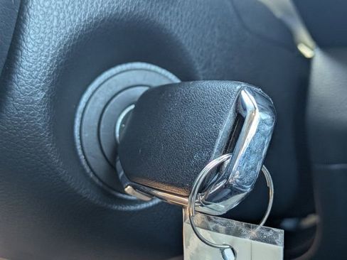 Used 2025 Kia Soul LX FWD image 30