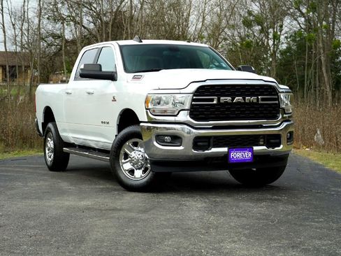 Used 2022 RAM 2500 Big Horn w/ Cold Weather Group image 2