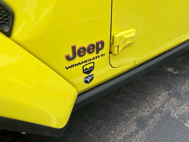 Used 2023 Jeep Wrangler Unlimited Rubicon w/ Cold Weather Group AWD/4WD image 6