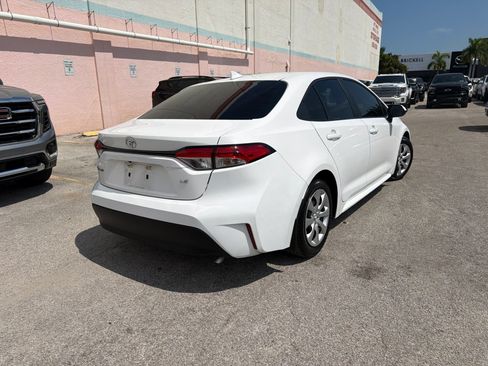 Used 2025 Toyota Corolla LE FWD image 9