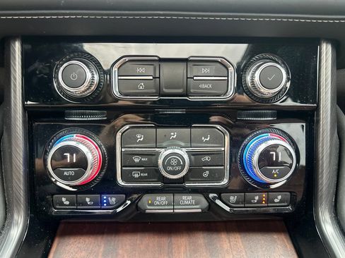 Used 2024 GMC Yukon Denali Ultimate AWD/4WD image 33