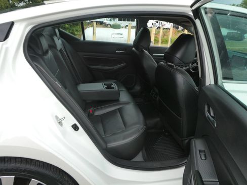 Used 2019 Nissan Altima 2.5 Platinum FWD image 30