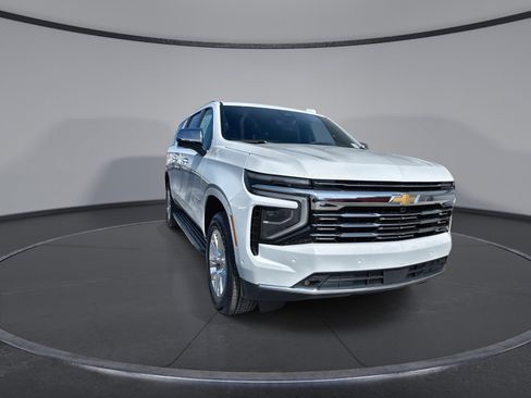 New 2026 Chevrolet Suburban Premier AWD/4WD image 2