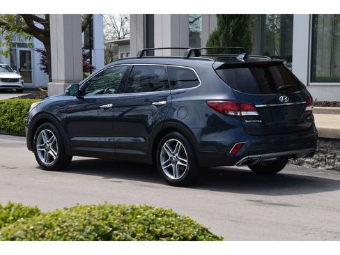 Used 2017 Hyundai Santa Fe SE image 6