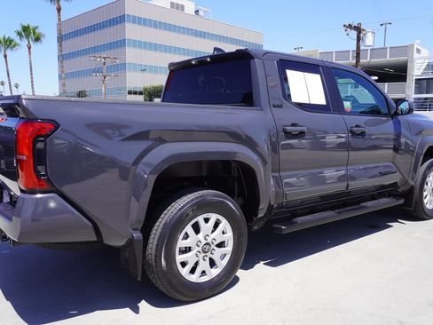 Certified 2025 Toyota Tacoma SR5 AWD/4WD image 7