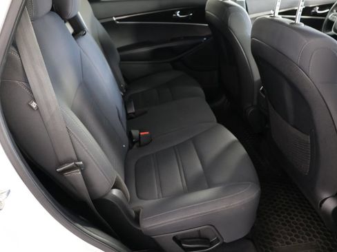 Used 2019 Kia Sorento AWD image 21