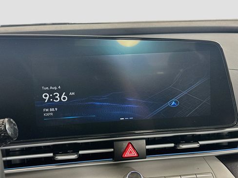 Used 2023 Hyundai Elantra Limited FWD image 21