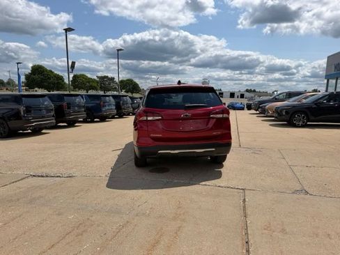 Used 2023 Chevrolet Equinox LT AWD/4WD image 4