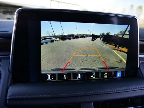 Used 2022 Chevrolet Tahoe High Country image 14