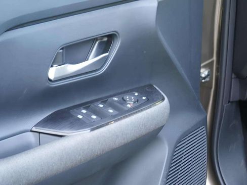 Used 2025 Nissan Kicks SV image 39