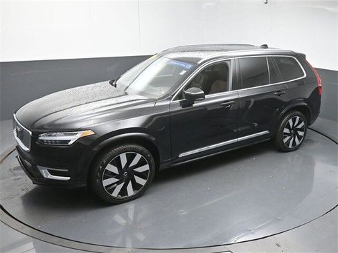Certified 2023 Volvo XC90 T8 Ultimate w/ Protection Package Premier image 46