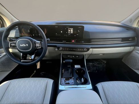 New 2026 Kia Carnival EX image 5