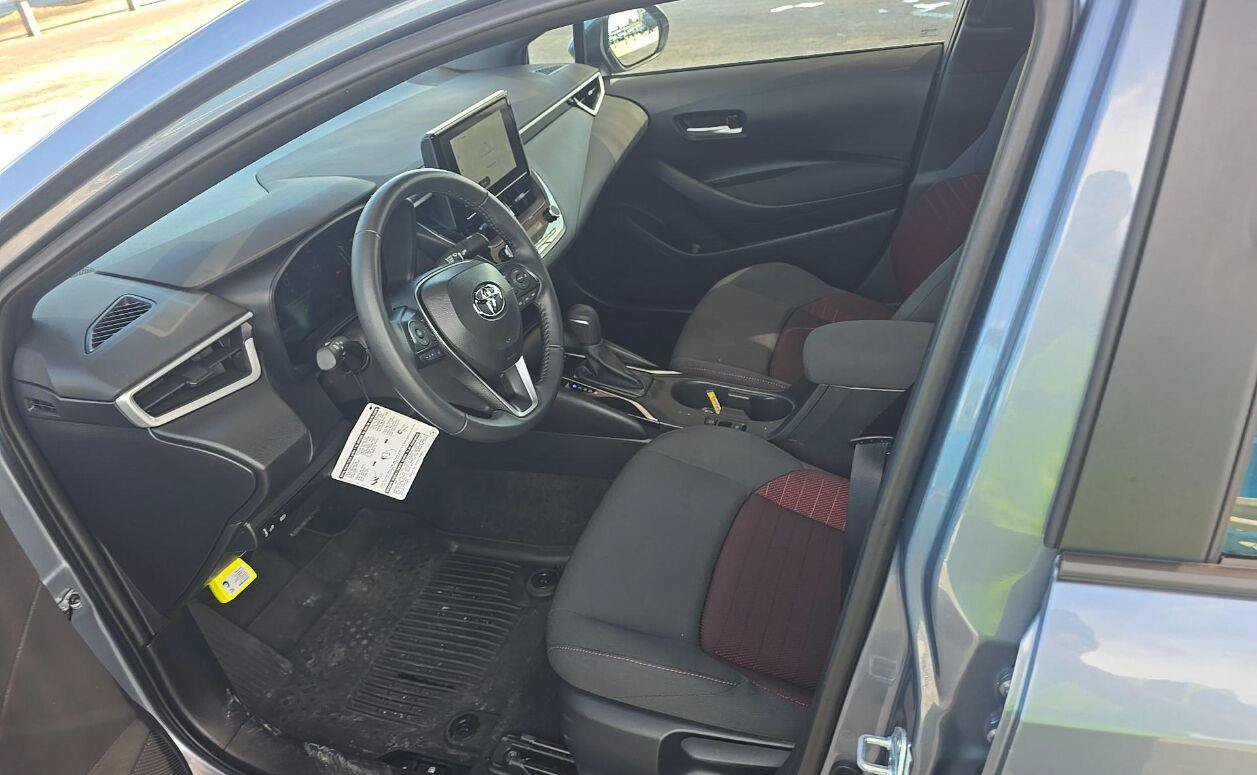 Used 2026 Toyota Corolla SE FWD image 3