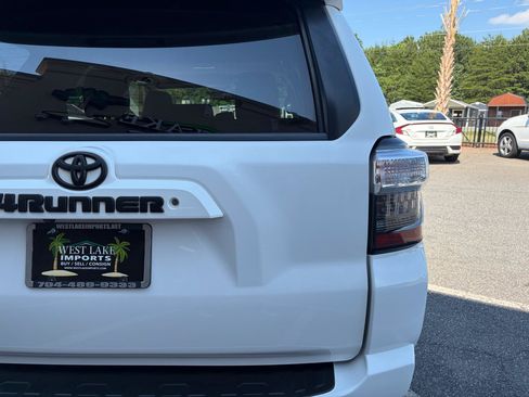 Used 2017 Toyota 4Runner SR5 Premium RWD image 15