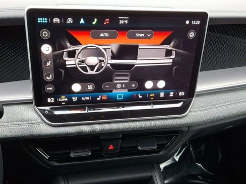 Used 2025 Volkswagen Tiguan S AWD/4WD image 17