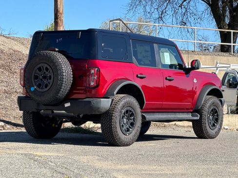 New 2026 Ford Bronco Outer Banks w/ Sasquatch Package image 3