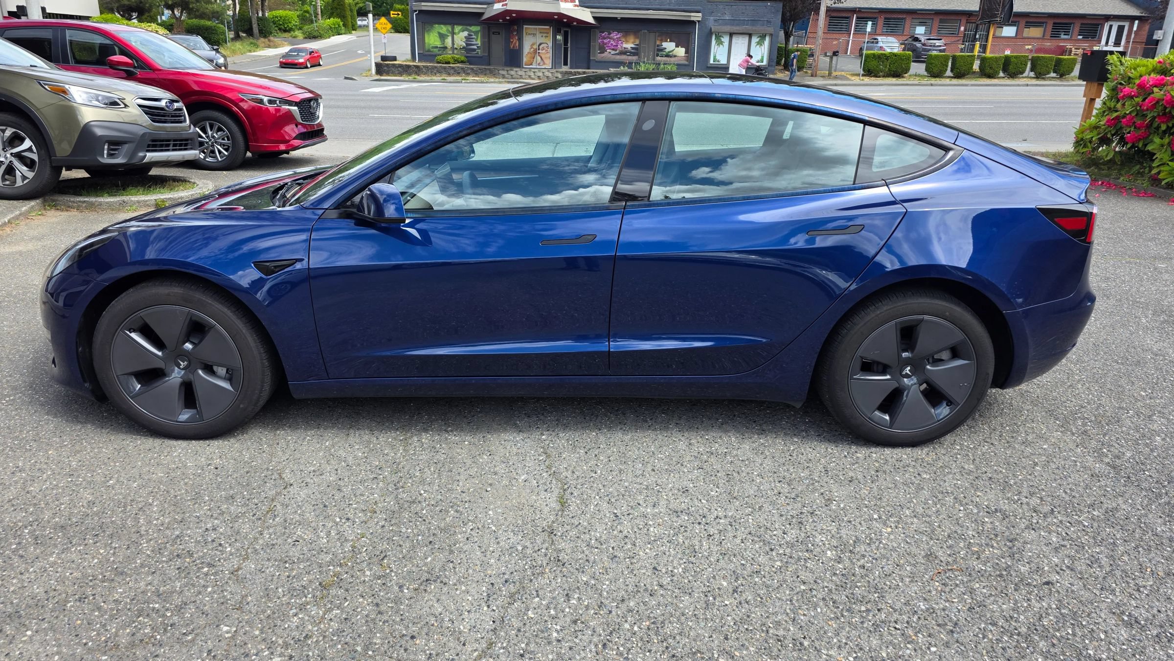 Used 2023 Tesla Model 3 Standard Range RWD image 8