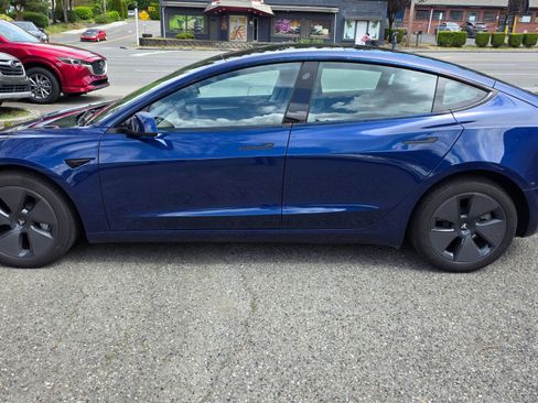 Used 2023 Tesla Model 3 Standard Range RWD image 8