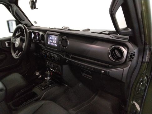 Used 2023 Jeep Wrangler Unlimited w/ Cold Weather Group image 43