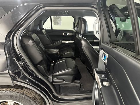 Used 2024 Ford Explorer Limited AWD/4WD image 25