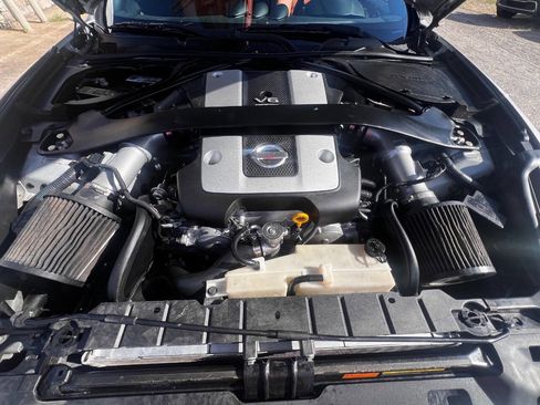 Used 2011 Nissan 370Z Touring image 14