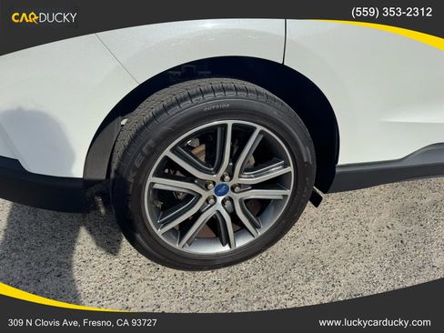 Used 2020 Ford Edge Titanium image 28