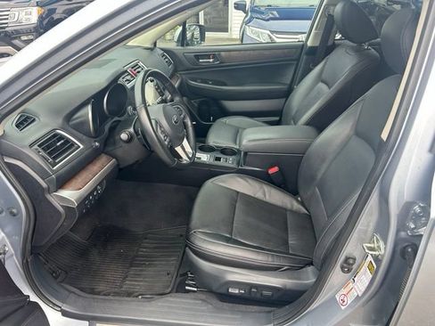 Used 2017 Subaru Outback 2.5i Limited AWD/4WD image 18