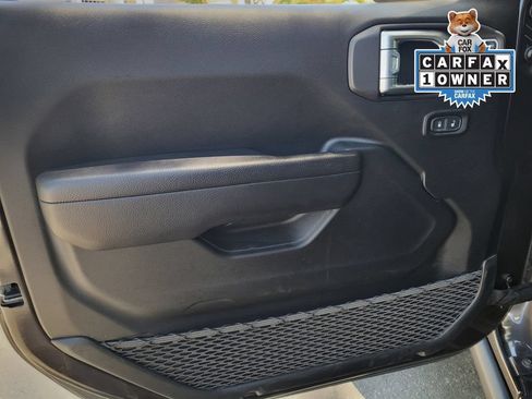 Used 2023 Jeep Wrangler Unlimited AWD/4WD image 15