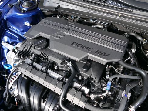 New 2025 Kia K4 LXS image 25