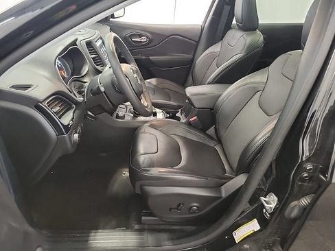 Used 2022 Jeep Cherokee Latitude Lux w/ Sun & Sound Group AWD/4WD image 8