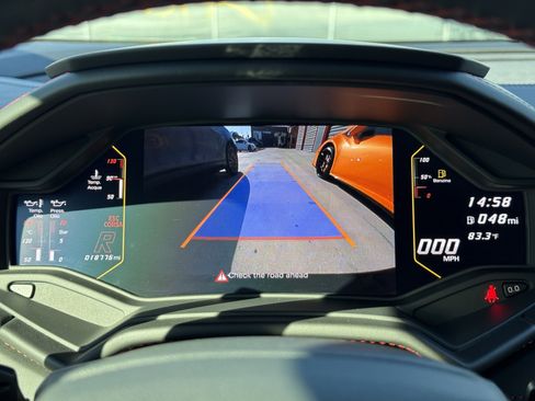 Used 2020 Lamborghini Huracan EVO image 21