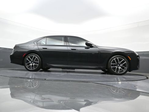 New 2026 BMW 740i xDrive image 38