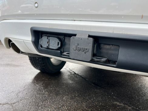 Used 2018 Jeep Grand Cherokee Overland image 30