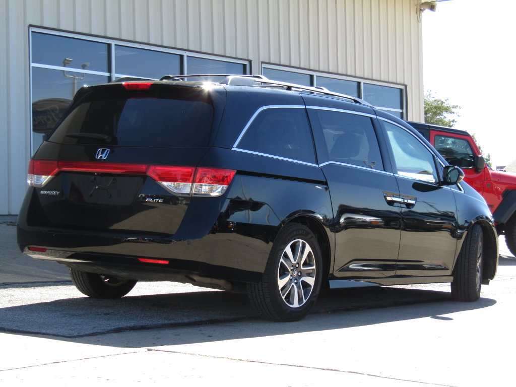 Used 2016 Honda Odyssey Touring Elite image 3