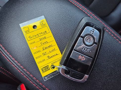 Used 2025 Ford Escape ST-Line FWD image 19