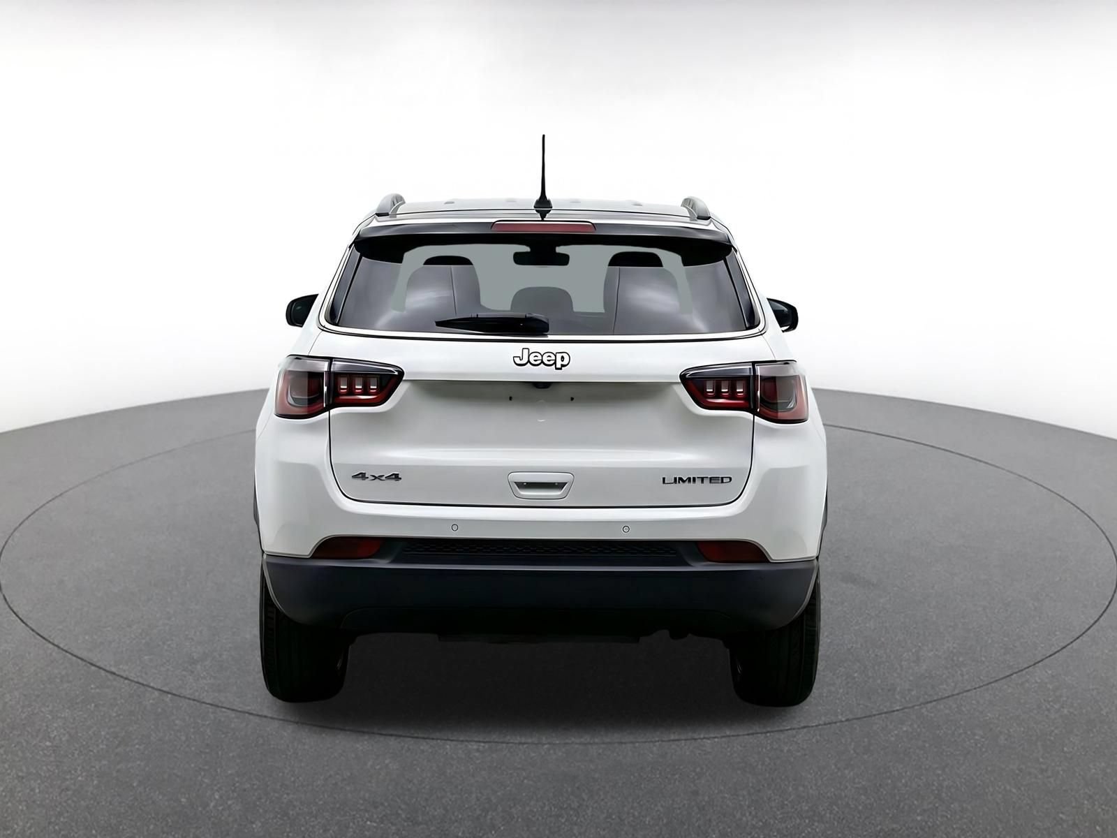 Used 2025 Jeep Compass Limited AWD/4WD image 7