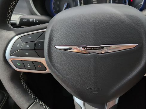 New 2026 Chrysler Pacifica Select image 10