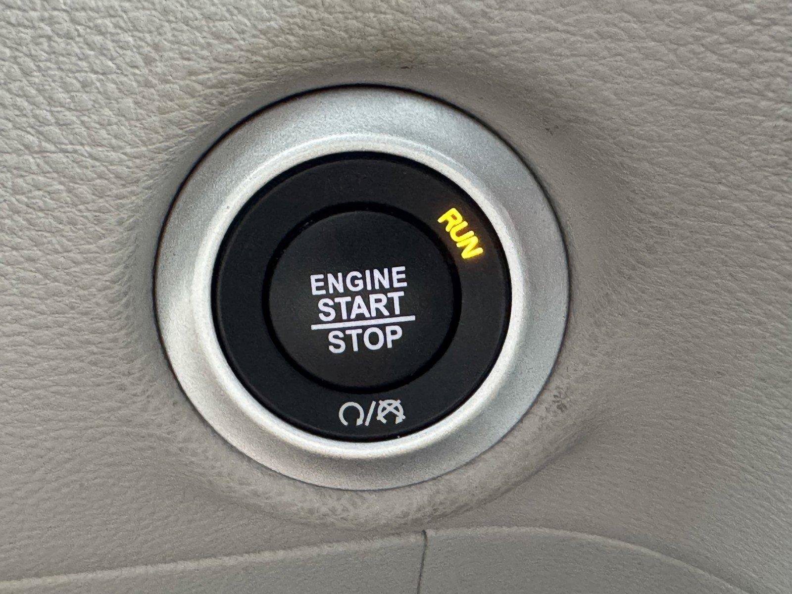 Used 2023 Chrysler Pacifica Touring-L FWD image 21