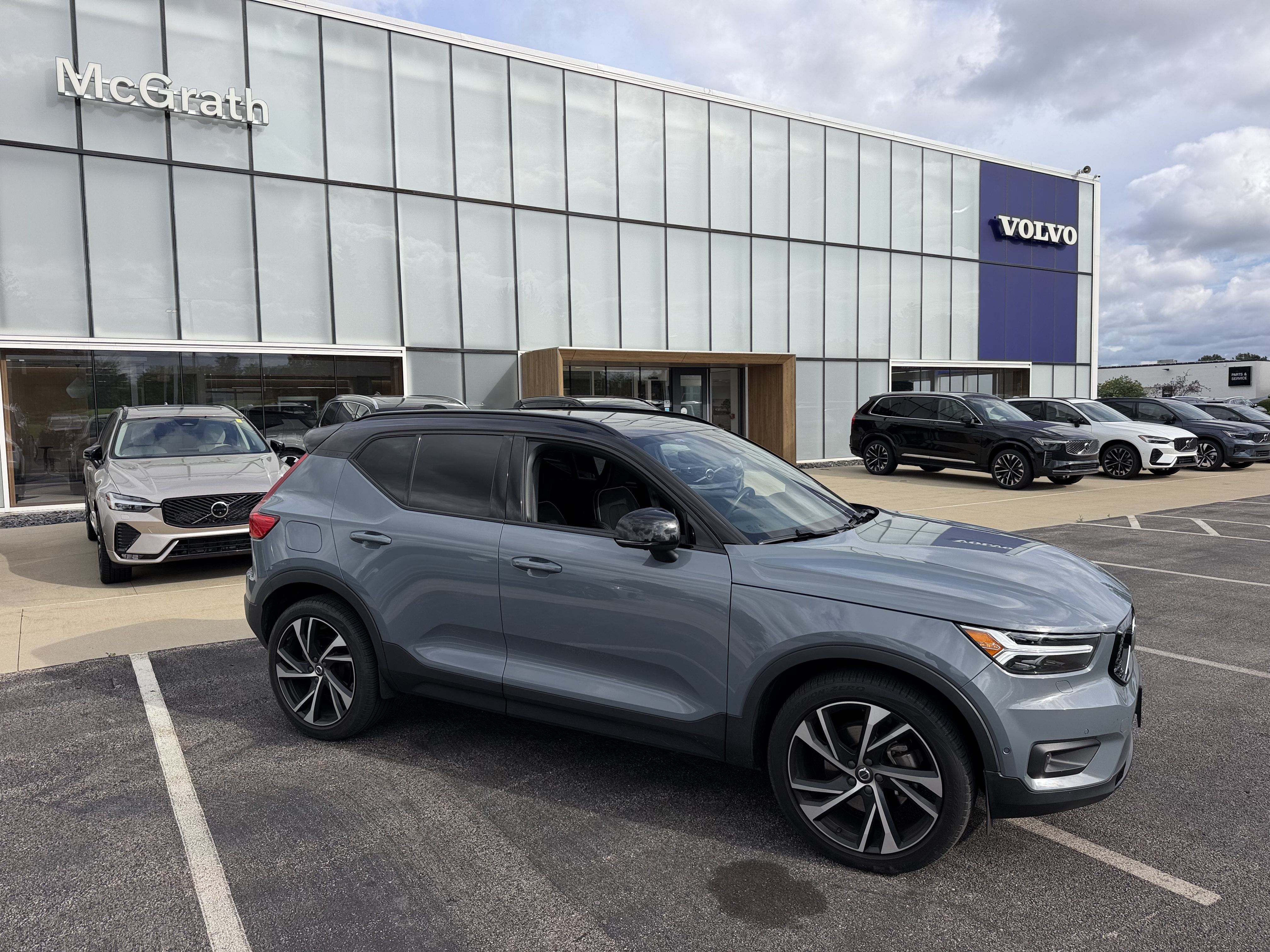 Used 2020 Volvo XC40 T5 R-Design AWD/4WD image 3
