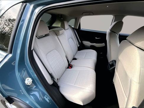 Certified 2025 Honda HR-V LX image 17