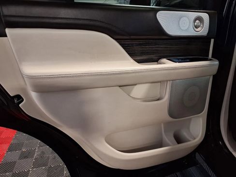 Used 2018 Lincoln Navigator Black Label image 17