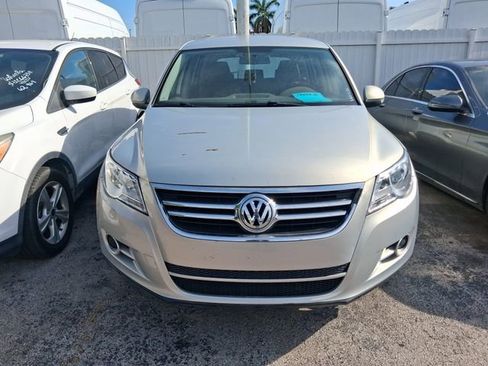 Used 2010 Volkswagen Tiguan S FWD image 2