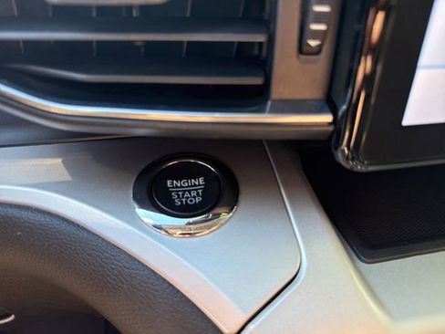 Used 2022 Ford Explorer XLT w/ Equipment Group 202A image 25